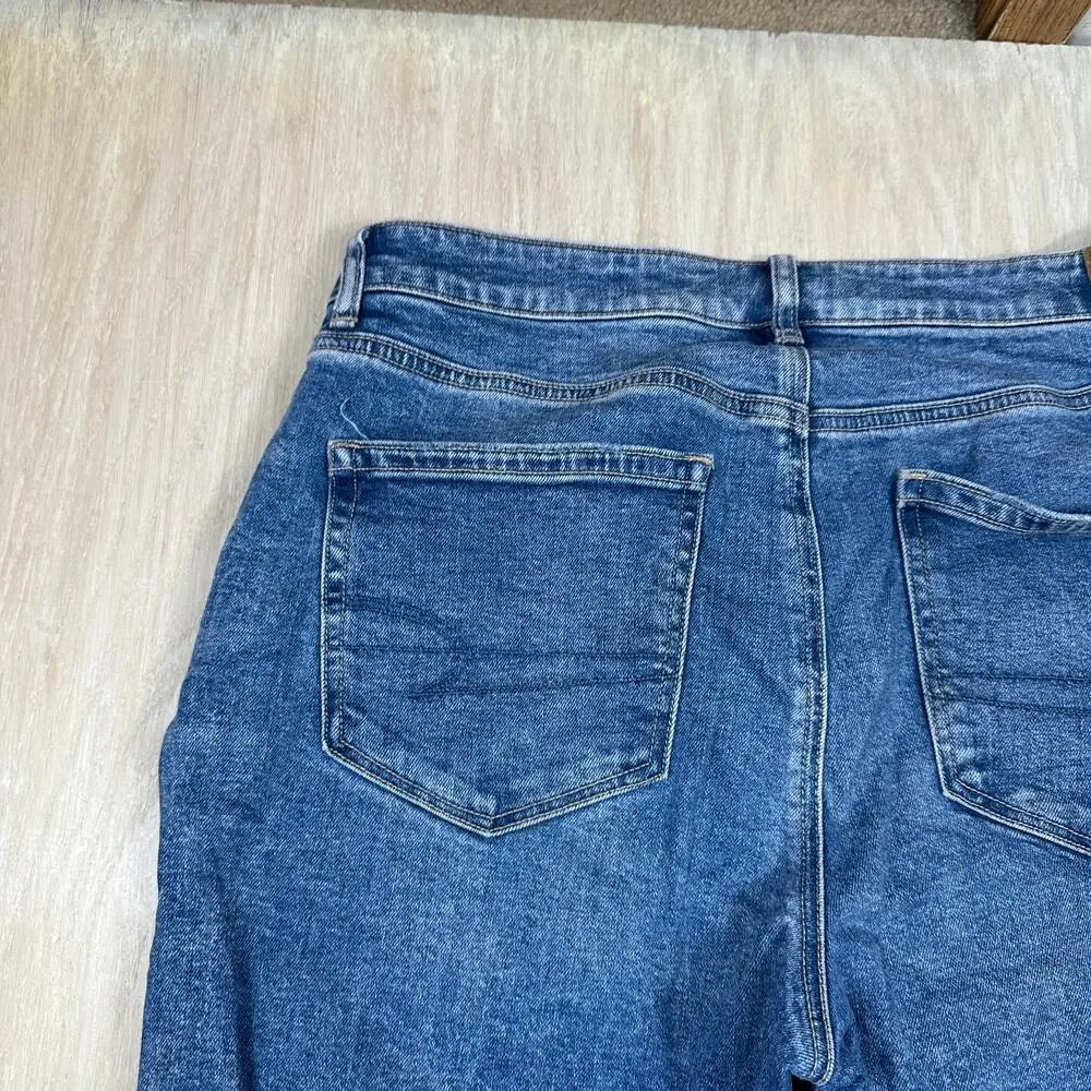 American Eagle Distressed Mom Jean Strigid High Rise Straight Casual Jeans 12